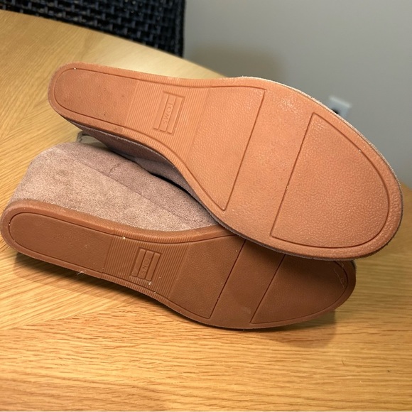 Toms Tan Suede Kelsey Wedge Booties - Picture 6 of 6